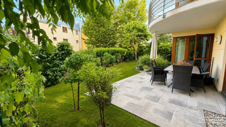 Wohnung - 2380, Perchtoldsdorf - Gartenliebe trifft Wohnkomfort – 4 Zimmer mit rund 200 m² Eigengarten und 2 Garagenplätzen | ZELLMANN IMMOBILIEN