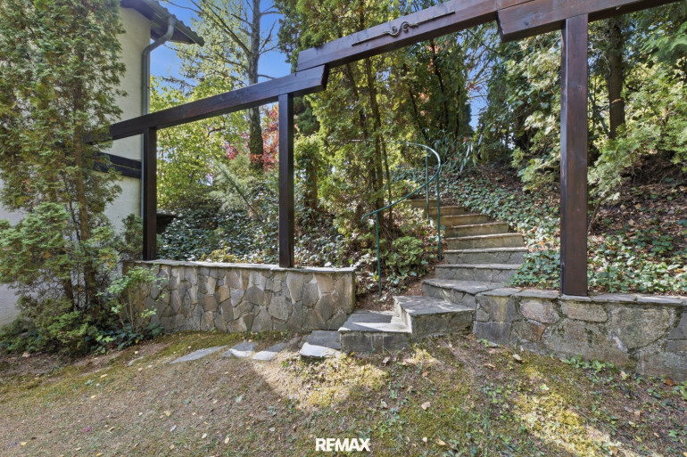 Haus - 3473, Mühlbach am Manhartsberg - Absolute Traumlage in Mühlbach: Geschmackvoller Landhausstil, parkähnlicher Garten, Pool und einmaliger Fernblick!