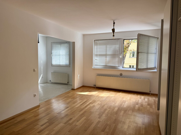 Wohnung - 1130, Wien - Großzügige 2-Zimmer-Wohnung für Singles oder Pärchen (Stellplatz optional)
