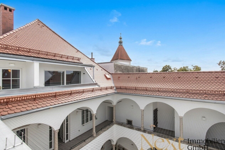 Wohnung - 4600, Wels - Wohnen mit Charme & Moderne – Dachgeschosswohnung mit Lift im Herzen von Wels!