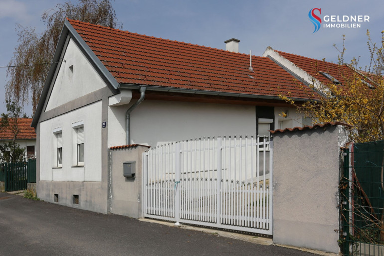 Haus - 7344, Stoob - Altes Haus, 5 Zi, teilweise renoviert, Fenster & Türen erneuert, Dach neu eingedeckt, Carport