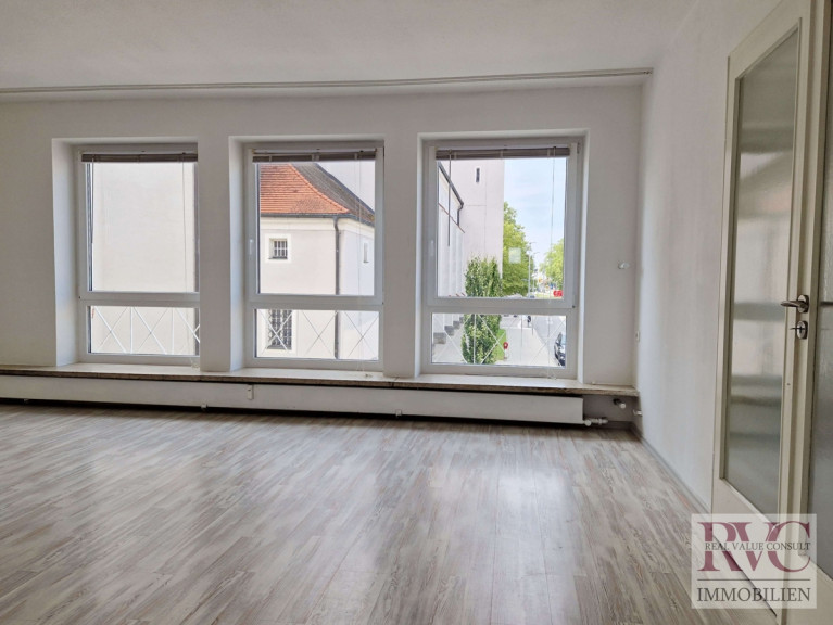 Wohnung - 83395, Freilassing - Großzügige, sehr helle Wohnung - absolut zentral in Freilassing – flexible Nutzungsmöglichkeiten