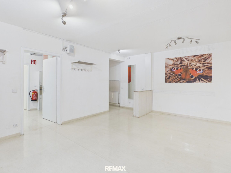 Büro / Praxis - 1100, Wien - Perfekter Standort für Ihre Praxis