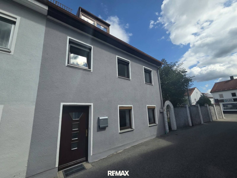 Haus - 84503, Altötting - Gepflegtes Reiheneckhaus mit viel Platz in zentraler Lage von Altötting