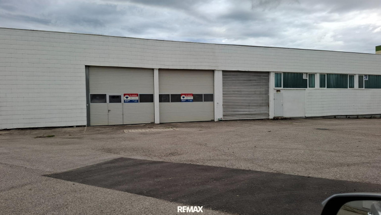 Halle / Lager / Produktion - , keine Angabe - Preiswertes Lager - LKW Befahrbar