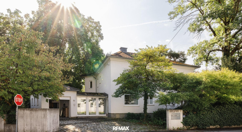 Haus - 4300, St. Valentin - Einzigartig mit 1400m² Parkgarten im Schubertviertel