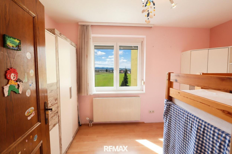 Wohnung - , keine Angabe - Familienfreundliche 4-Zimmer-Wohnung mit Lift, Tiefgarage und Loggia in Mauthausen