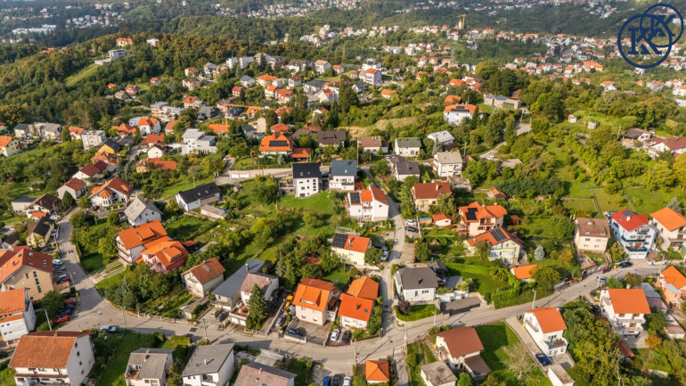 Grundstück - 10000, Zagreb-Gornji Grad- Medveščak - „Projekt nahe Zagreb – direkt bei der Gondel und angrenzend an den Nationalpark“