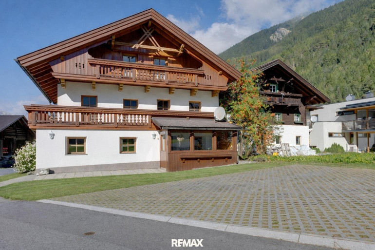 Haus - 6444, Längenfeld - Rarität im Ötztal: Historisches Haus mit erfolgreicher Ferienwohnung in Toplage