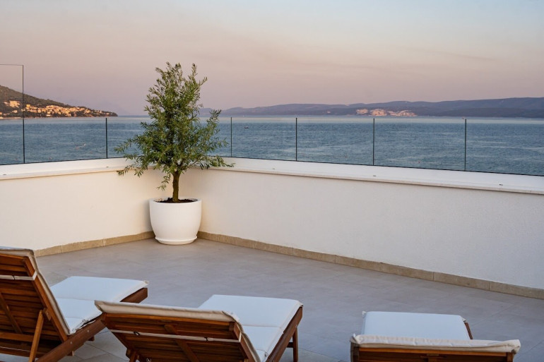 Haus - 21310, Duće - Neubau direkt am Meer, Einzigartig