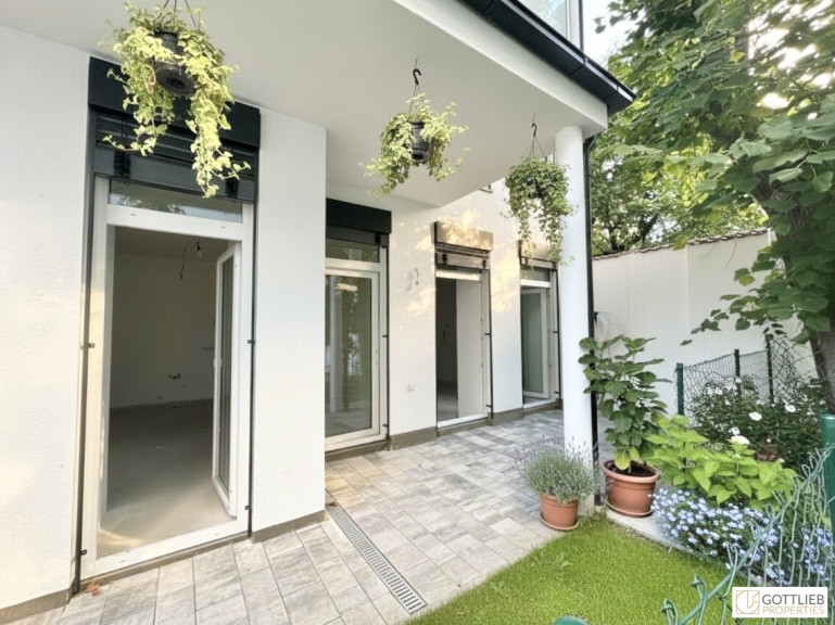 Wohnung - 1160, Wien - Erstbezug in U-Bahn-Nähe! Liebevoll generalsanierte 2-Zimmer-Wohnung / Büro mit Eigengarten und Terrasse