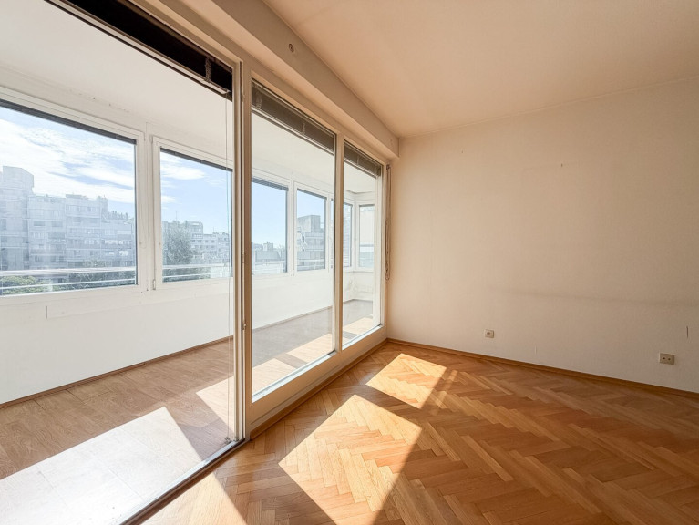 Wohnung - 8042, Graz - Top-Gelegenheit in St. Peter – großzügige Wohnung mit Sanierungsbedarf