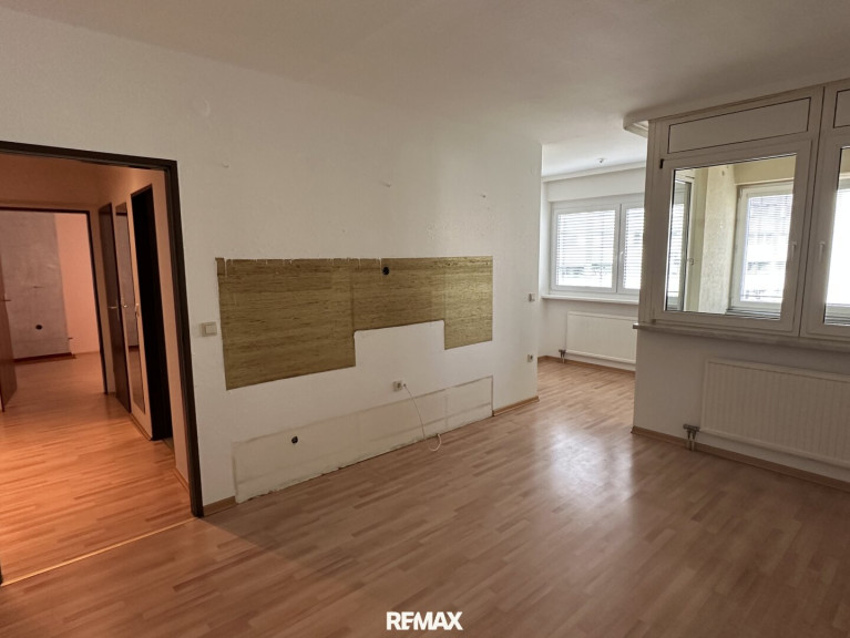 Wohnung - 4040, Linz - Top gelegene 2-Zimmerwohnung in Urfahr mit Loggia, Lift, GARAGE und Allgemeingarten Nähe JKU