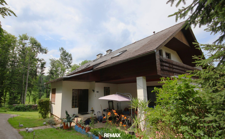 Haus - 8230, Staudach - Großzügiges Einfamilienhaus mit Garten, Balkon und Garagen in 8230 Staudach – sanierungsbedürftig!