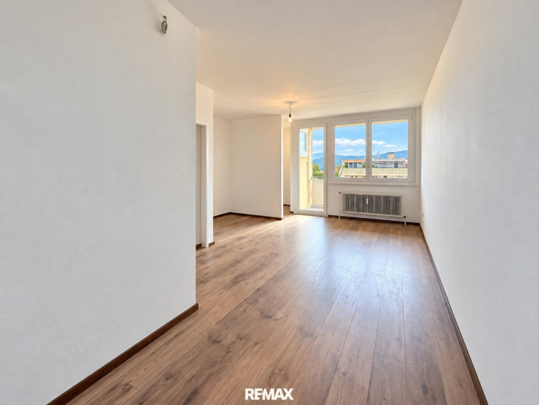 Wohnung - 8051, Graz,13.Bez.:Gösting - **** Teilsanierte 35,7-m² ruhige Stadtwohnung im 5.OG mit Loggia, Parkplatz und Keller – ideal für Singles, Graz-Pendler und Anleger ****
