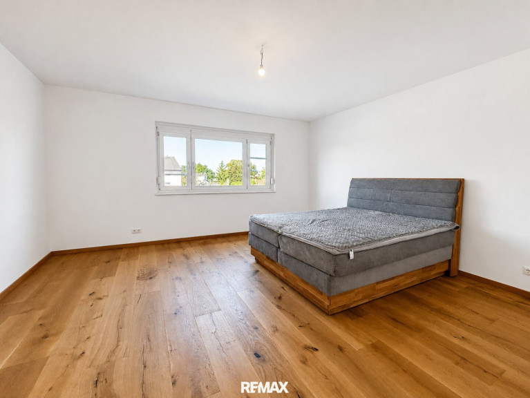 Wohnung - 2326, Maria-Lanzendorf - Frisch saniert & großzügig wohnen – 103 m² mit Kamin nahe Wien