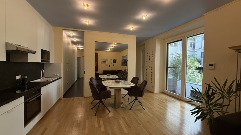 Wohnung - 1070, Wien - Außergewöhnliche 3-Zimmer-Gartenwohnung mit Terrasse und Garagenstellplatz im Eigentum als stilvolles Domizil für anspruchsvolle Käufer!