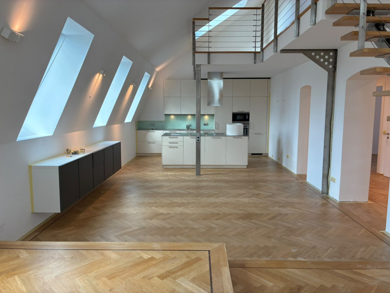 Wohnung - 1190, Wien - Dachgeschoß Wohnung mit Terrasse und schönem Ausblick, inklusive Garage