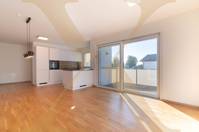 Wohnung - 4671, Neukirchen bei Lambach - Hell. Modern. Sonnig. – Neuwertige 3-Zimmer-Wohnung mit Balkon und Parkplatz in Neukirchen bei Lambach zu verkaufen!