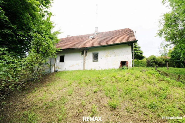 Haus - 4650, Edt bei Lambach - Altbestand mit ca. 2.207 m² Grundstücksfläche und hervorragendem Entwicklungspotenzial in Edt bei Lambach