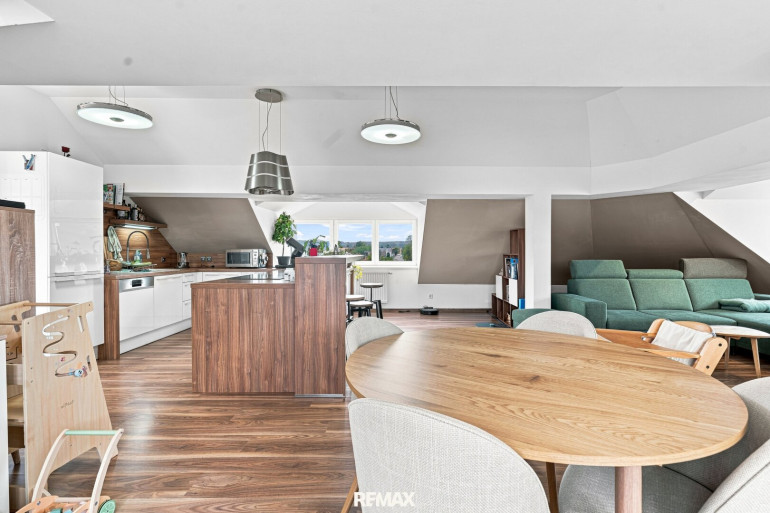 Wohnung - 2402, Maria Ellend - Wohnen im Grünen, nah an Wien: moderne 3-Zimmer-DG-Wohnung in Maria Ellend mit Klimaanlage, Terrasse und 2 Stehplätzen!