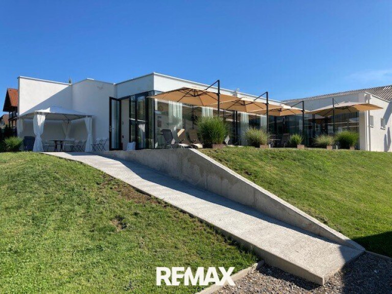 Haus - 8312, Ottendorf an der Rittschein - Großzügiges saniertes Ferienhaus- z.b. Airbnb mit 8 Zimmern und Garage in Ottendorf im Vulkanland, Steiermark! Top Einnahmequelle!