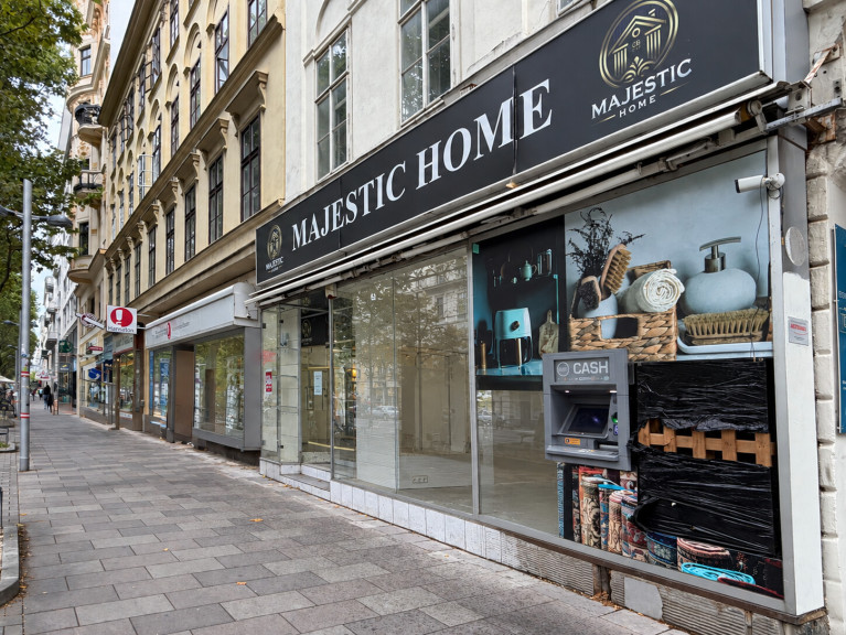 Einzelhandel - 1020, Wien - Zentrale Geschäftsfläche mit Schaufensterfront