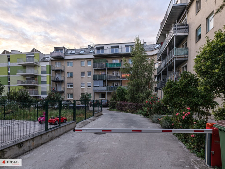 Wohnung - 1220, Wien - NEU! ++ Hofseitige 2-Zimmer-Wohnung ++ Balkon ++ 2. Liftstock ++ Gestaltungspotenzial ++ 1220 Wien ++