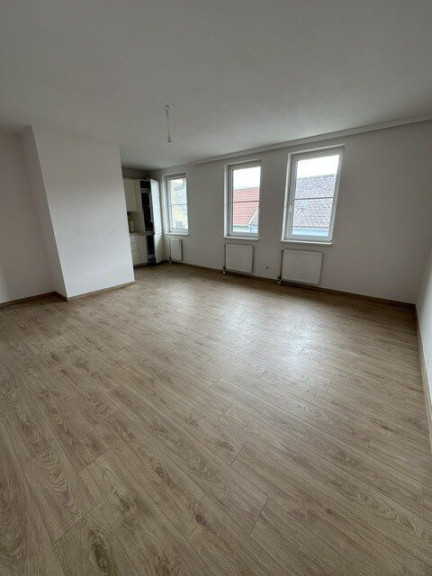 Wohnung - 2352, Gumpoldskirchen - Sehr schöne top 3-Zimmer-Wohnung mit zentraler Raumaufteilung & inkludiertem Autoabstellplatz