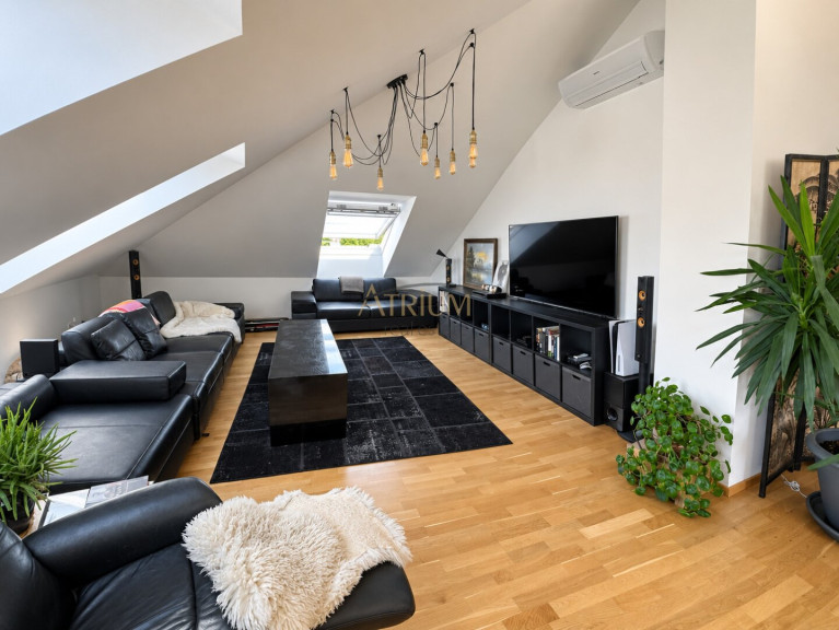 Wohnung - 2500, Baden - Weitläufige Dachgeschosswohnung mit Terrasse und Fernblick in Baden