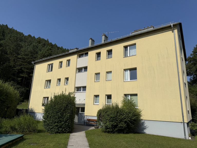 Wohnung - 2763, Pernitz - Generalsanierte Dachgeschoß-Eigentumswohnung in Pernitz im Piestingtal! Auch zur Miete: € 530,00 zzgl. Gas/Strom