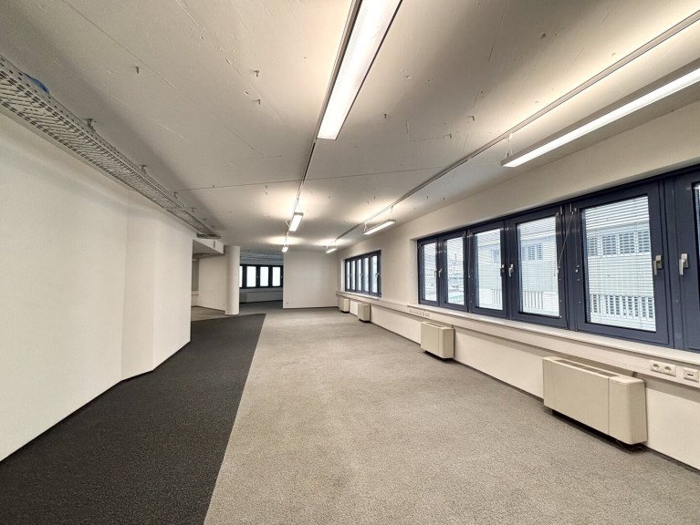 Büro / Praxis - 1150, Wien - 1150! Ab € 8,90/m² netto! Bürofläche mit optimaler Anbindung Nahe U4/U6/Station Längenfeldgasse!