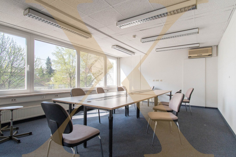Halle / Lager / Produktion - 4020, Linz - Supergünstige Büro-, Schulungs- oder Vereinsflächen im Zentrum von Linz mit Parkplätzen zu vermieten!
