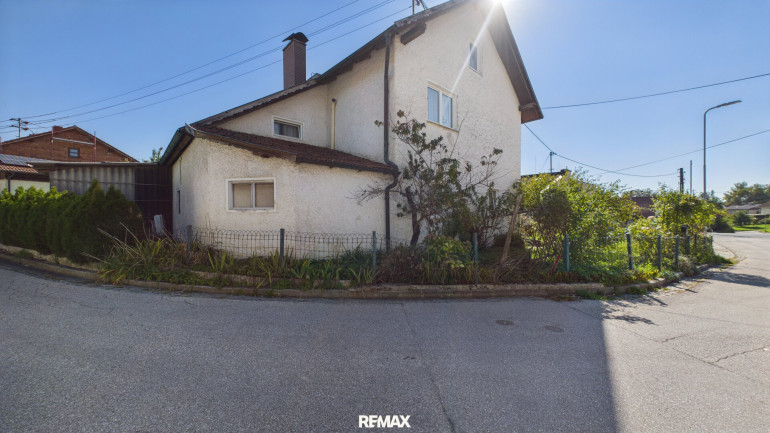 Haus - 4060, Leonding - Charmantes Haus mit großem Potenzial in attraktiver Lage von Rufling