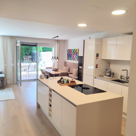 Wohnung - 2500, Baden - Exquisites Wohnen mit großzügiger Sonnen-Terrasse und Schwimmbiotop