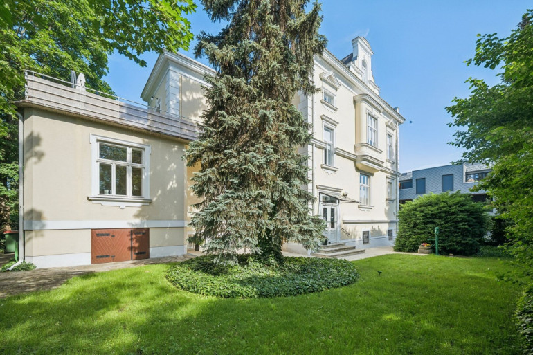 Haus - , keine Angabe - Stadtvilla am Maurer Hauptplatz – mit Dachterrasse und eigener Sauna!