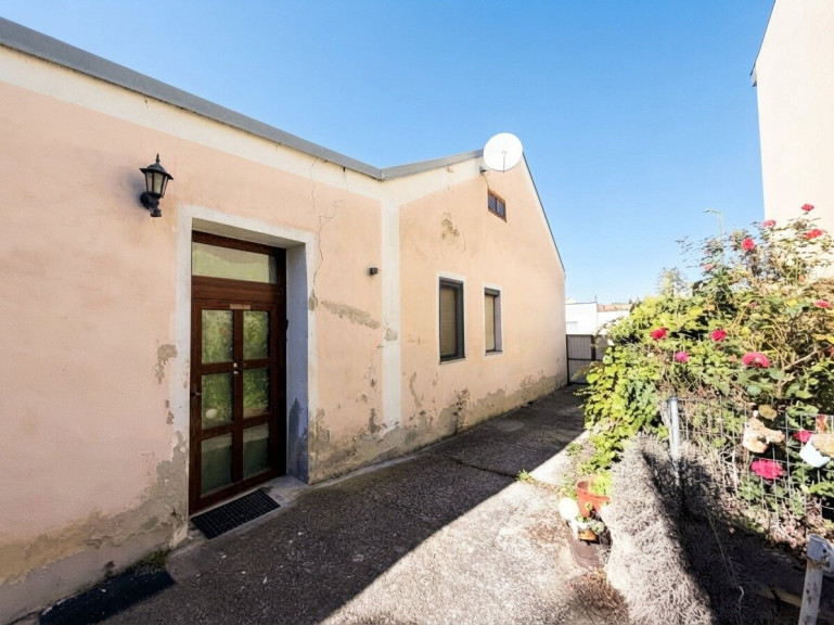 Haus - 2460, Bruckneudorf - Schnäppchen: Sanierungsbedürftiges Haus mit Grundstück