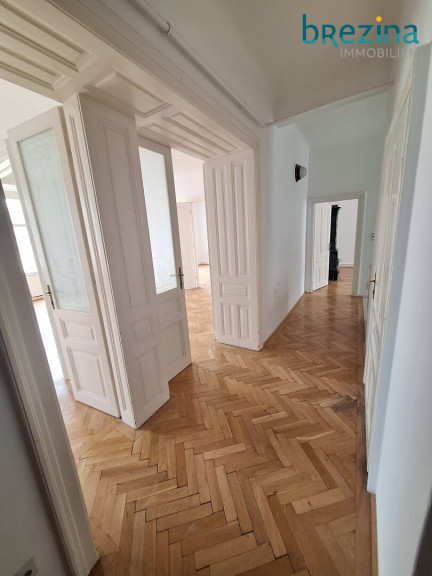 Wohnung - 1040, Wien - Sehr zentral gelegen - großzügig wohnen in Altbau und in ruhiger Lage unbefristet