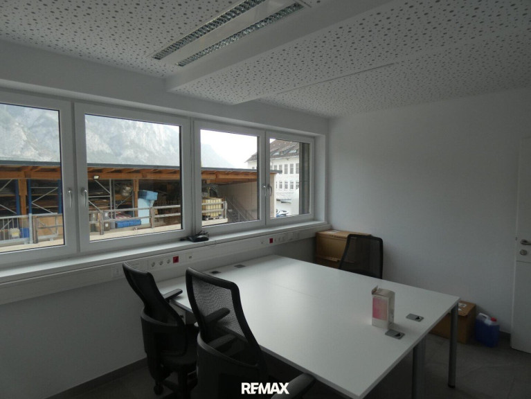 Büro / Praxis - 6175, Kematen in Tirol - Neuwertiges und barrierefrei erreichbares Einzelbüro im Gewerbegebiet Kematen zu mieten