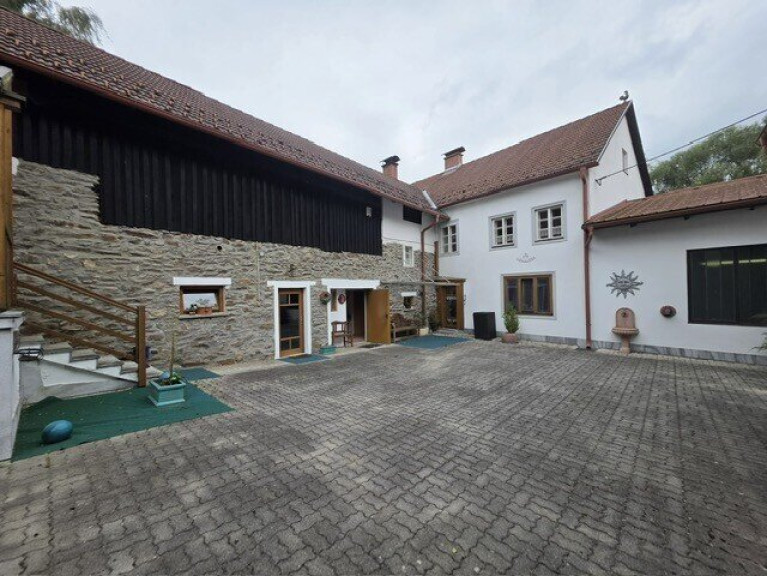 Haus - 3910, Zwettl-Niederösterreich - Traumhaus in Zwettl: 400m², Garage, Weinkeller, top Ausstattung – Ihr neues Zuhause!