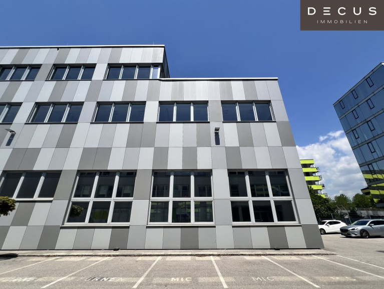 Büro / Praxis - 4020, Linz - Attraktive Büroflächen in toller Lage mit sehr großzügigen Raumhöhen nahe der Donau in LINZ