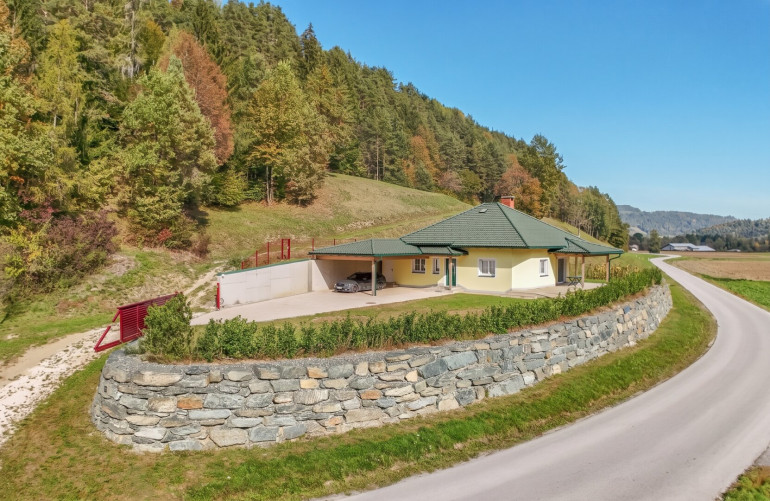 Haus - 9131, Grafenstein - *** Wohnen im Einklang mit der Natur *** charmanter Bungalow in idyllischer Aussichtslage