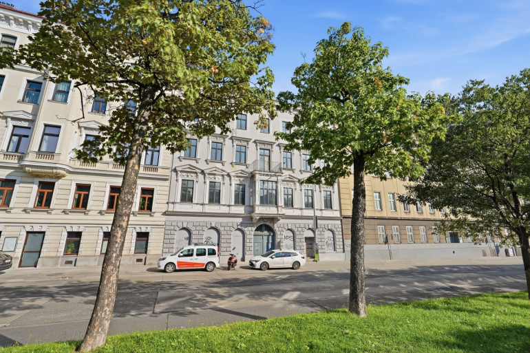 Wohnung - 1070, Wien,Neubau - Altbaucharme trifft Balkon | 2–3 Zimmer mit Gestaltungsspielraum in 1070 Wien