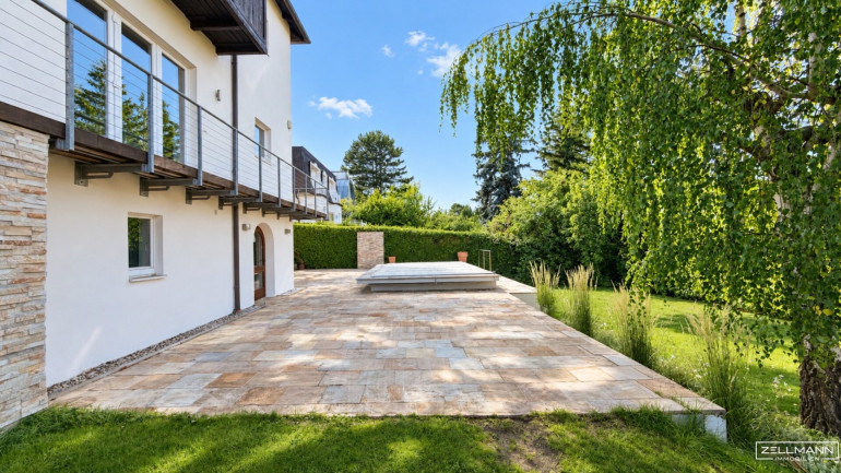 Haus - 1130, Wien - AM LAINZER TIERGARTEN | ARCHITEKTENVILLA MIT POOL  UVM. – AUSSERGEWÖHNLICHE ARCHITEKTUR IN EXKLUSIVER GRÜNLAGE | ZELLMANN IMMOBILIEN