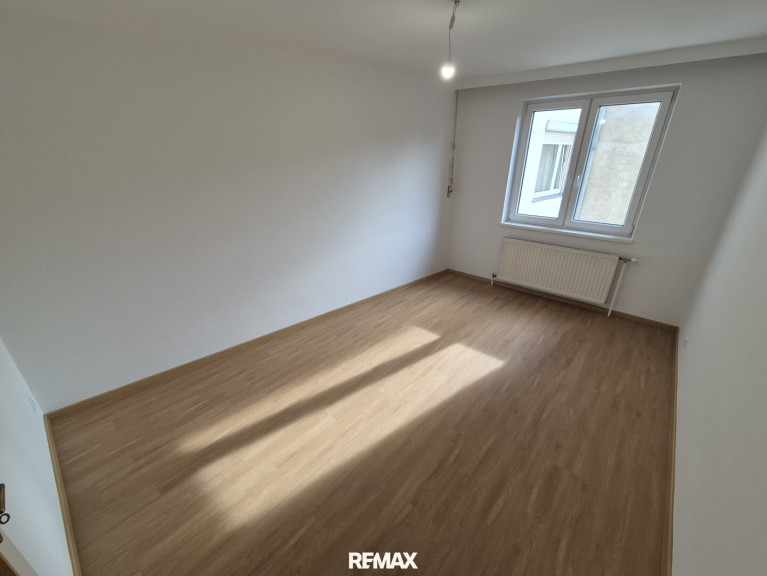 Wohnung - 1210, Wien,Floridsdorf - Komplett sanierte und helle 2-Zimmer-Wohnung mit Lift nur 5 Minuten zu Fuß zu U-Bahn und Schnellbahn!