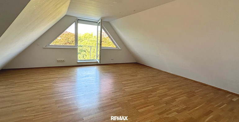 Wohnung - 2500, Baden - NEUWERTIGE 3-ZIMMER DG-WOHNUNG mit Eigengarten, Lift, Balkon & Garage