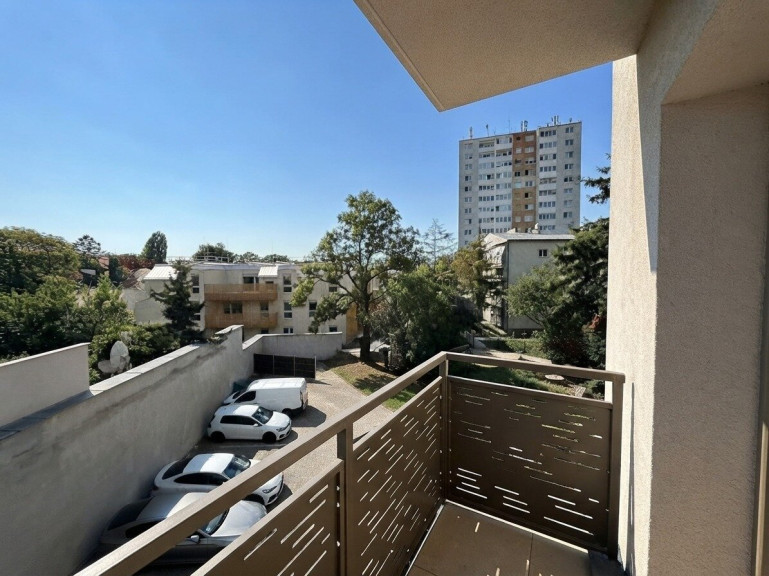 Wohnung - 2320, Schwechat - Mischekgasse - hofseitige Garconniere mit Balkon zu vermieten