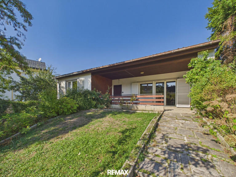 Haus - 2460, Bruck an der Leitha - Bungalow mit Vollkeller, Garage und Garten, nahe dem Brucker Stadtzentrum