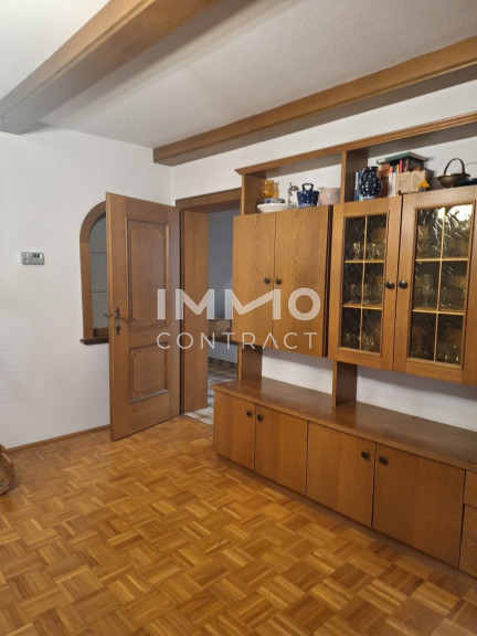 Wohnung - 4810, Gmunden - Wohnung mit Hauscharakter! Nur zwei Wohneinheiten! Bei diesem Haus gehört nur das Dachgeschoß einem anderen Eigentümer, alles andere könnte bald ihnen gehören!