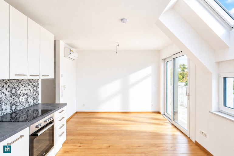 Wohnung - 1180, Wien - HOCHWERTIGE 2 - ZIMMER - DG - WOHNUNG MIT FREIFLÄCHE / NÄHE S45 GERSTHOF